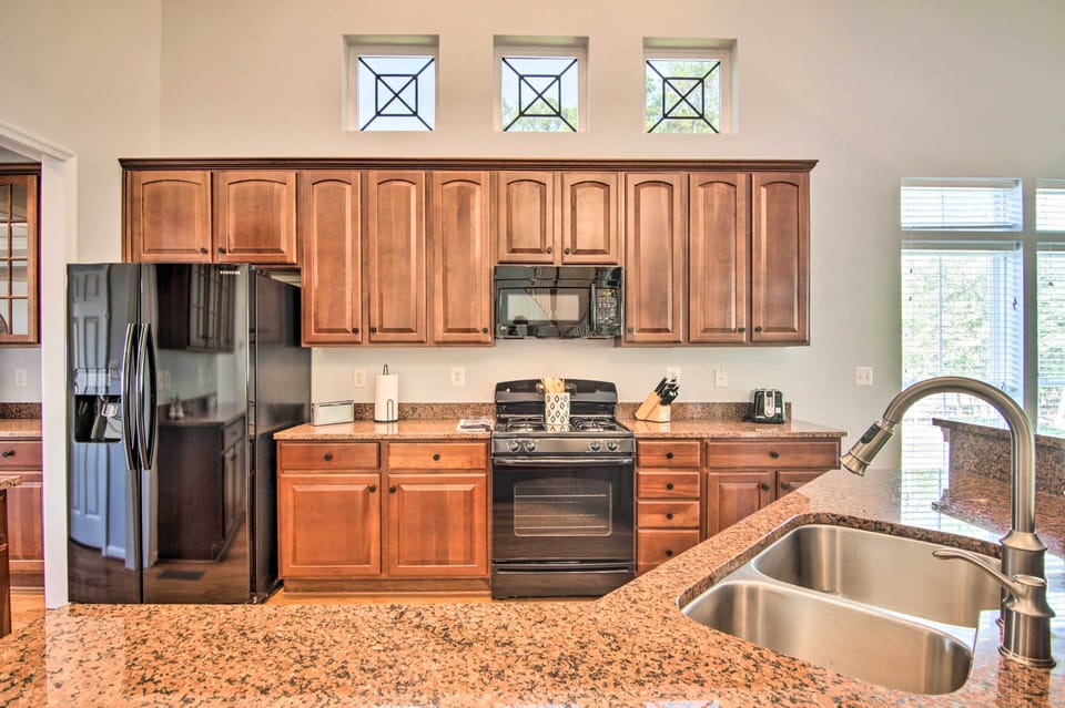 House (4 Bedrooms) | Interior