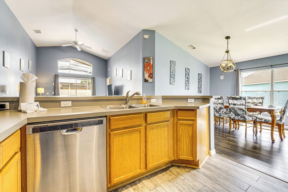House (4 Bedrooms) | Interior