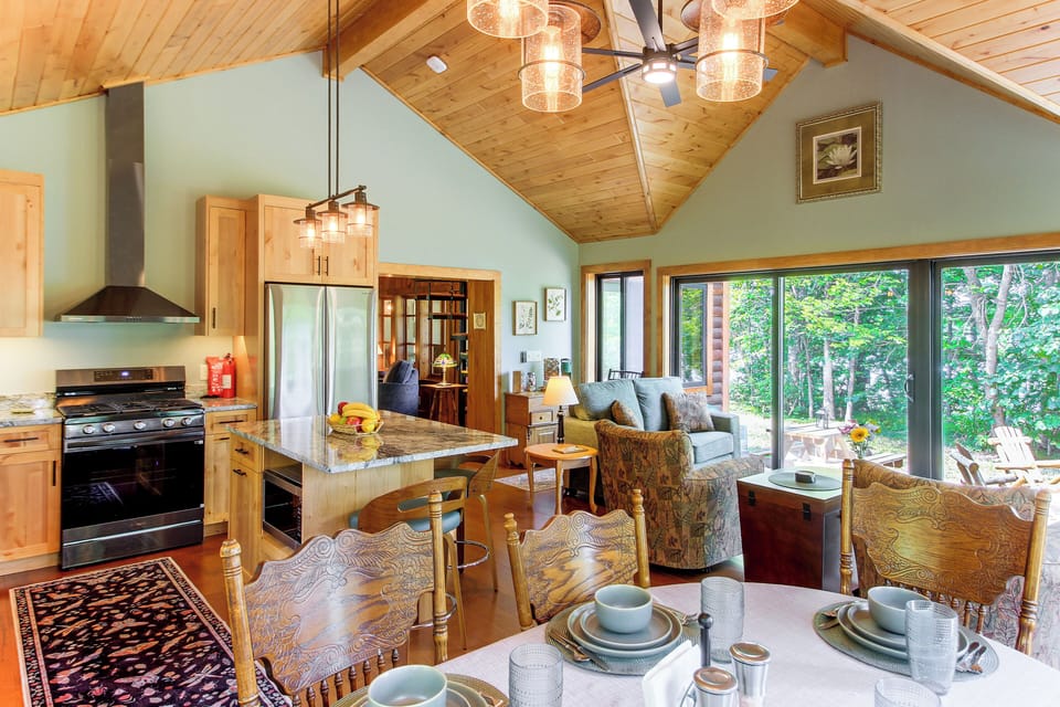 House (2 Bedrooms) | Interior