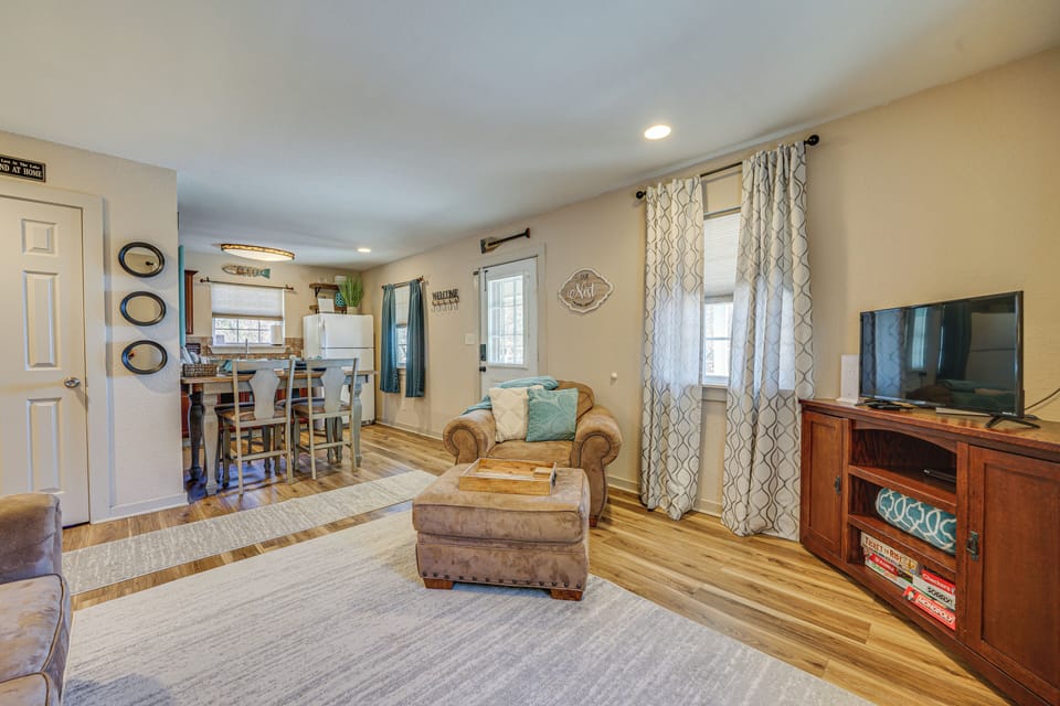 House (2 Bedrooms) | Interior