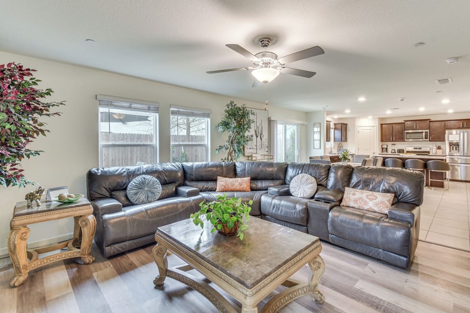 House (4 Bedrooms) | Interior