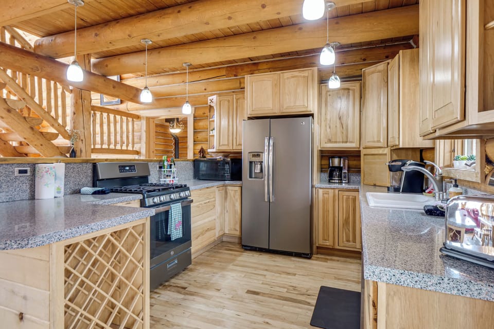 House (4 Bedrooms) | Interior