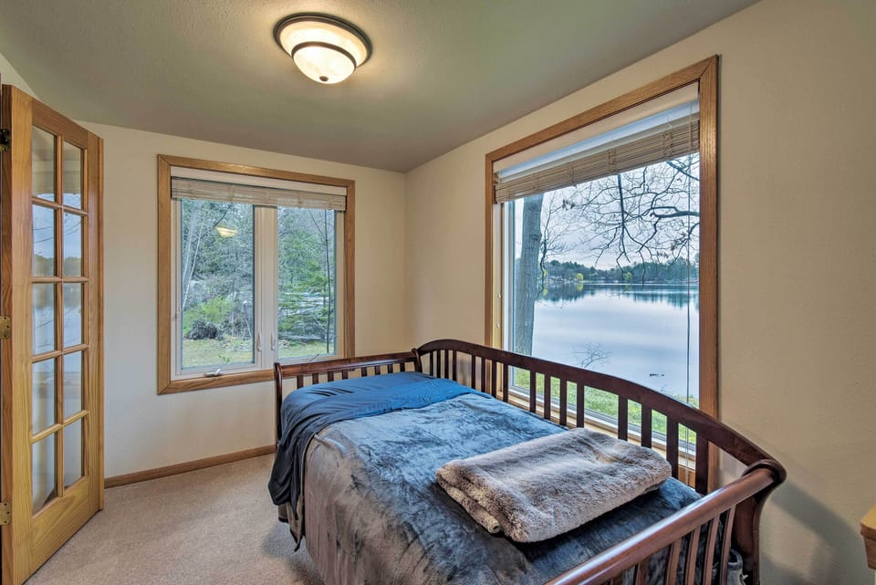 Lakefront Home w/ Seasonal Dock - 2 Mi to Skiing! Cottage in Wisconsin
