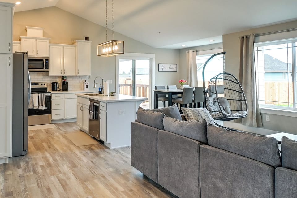 House (3 Bedrooms) | Interior