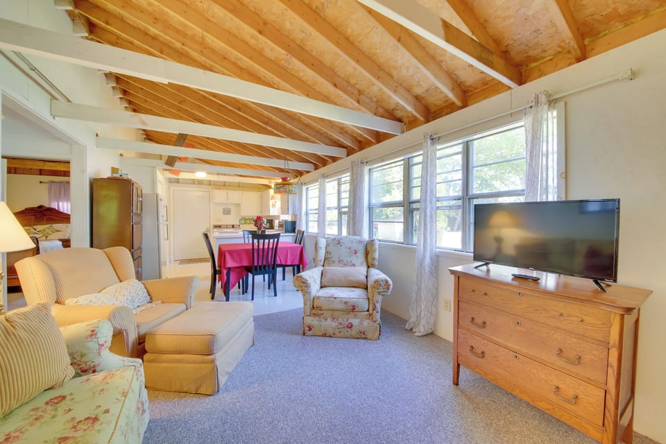 Cottage (2 Bedrooms) | Front of property
