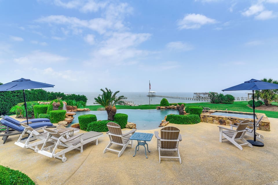 Villa (5 Bedrooms) | Front of property