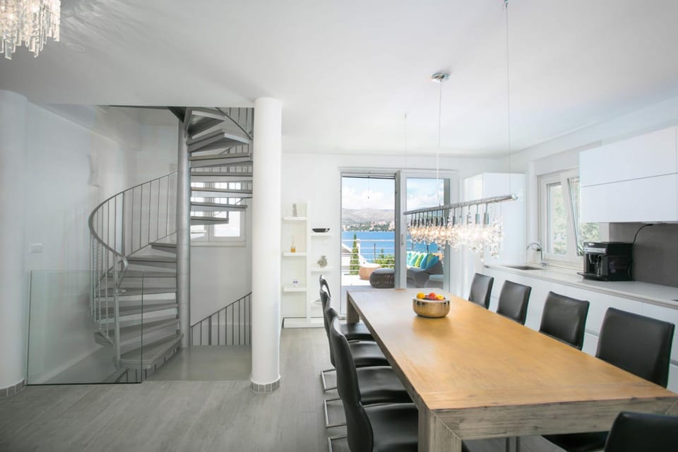 Villa | 4 bedrooms, soundproofing