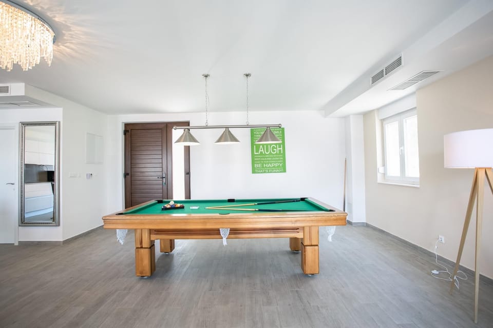 House, Smoking | 4 bedrooms, soundproofing