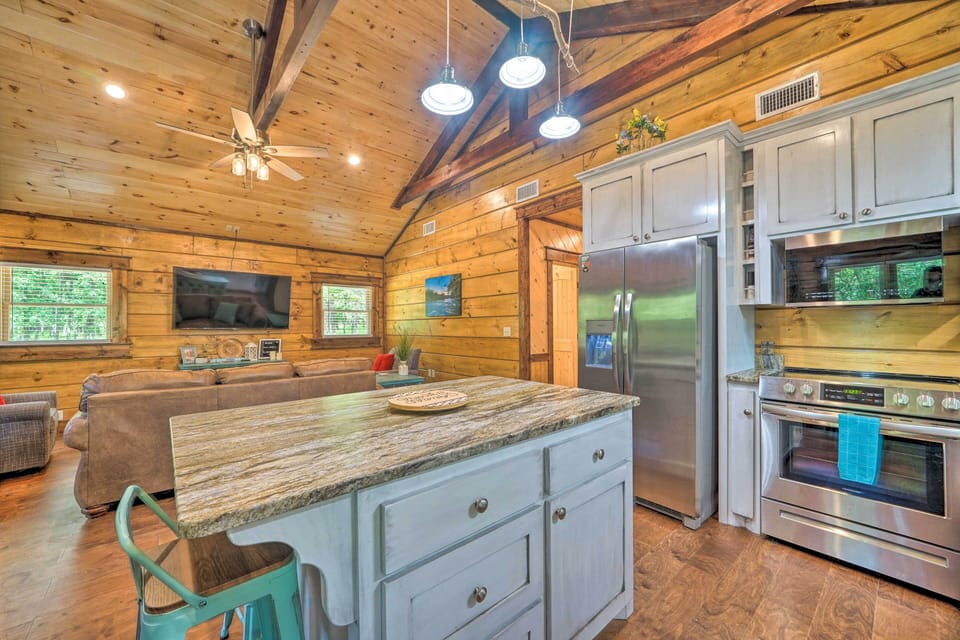 House (2 Bedrooms) | Interior