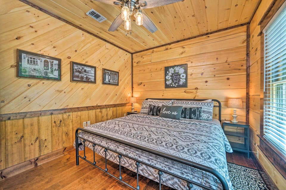 House (2 Bedrooms) | Interior