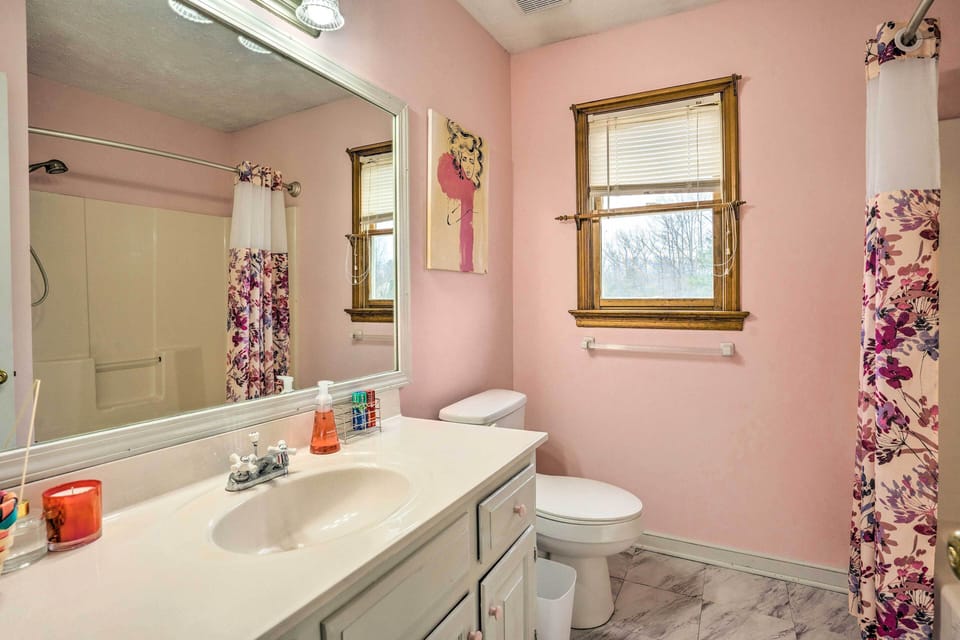 Richmond Area Home w/ Game Room & Patio! Cottage in Virginia