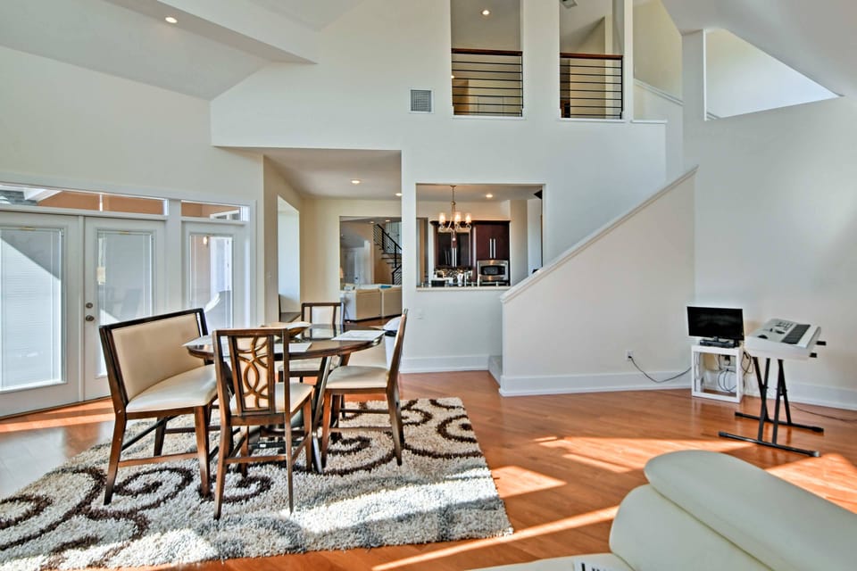 House (5 Bedrooms) | Interior