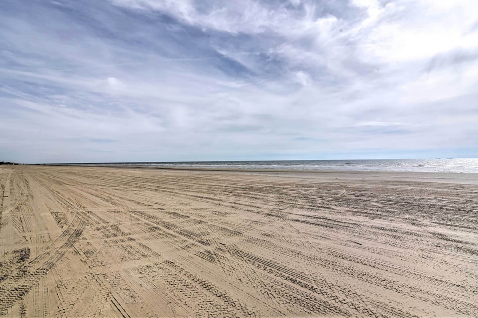 1/2 Mi to Gulf: Family Home in Crystal Beach! Cottage in Bolivar Peninsula