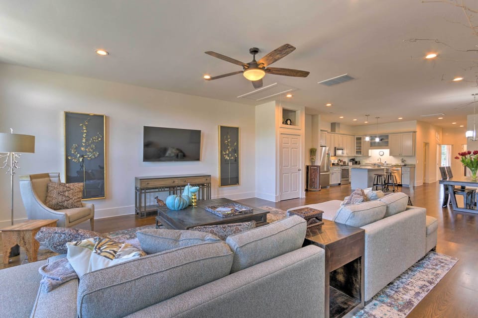 Apartment (2 Bedrooms) | Front of property