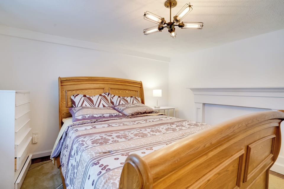Pet-friendly Minneapolis Apt Near Shops & Dining! Apartment in Fridley