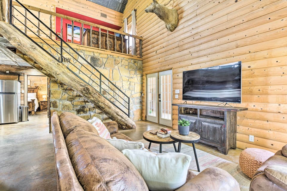 House (5 Bedrooms) | Interior