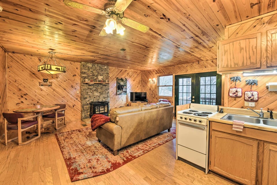 House (2 Bedrooms) | Interior