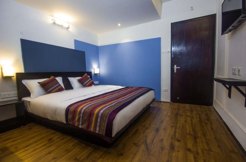 Deluxe Room | Desk, WiFi (free)