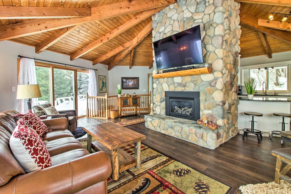 House (5 Bedrooms) | Interior