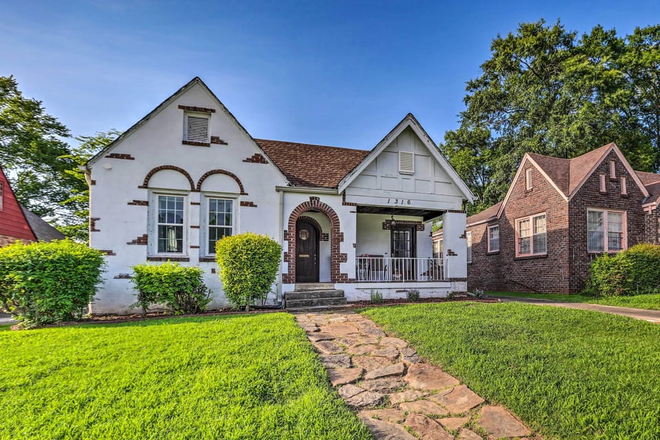 House (3 Bedrooms) | Front of property