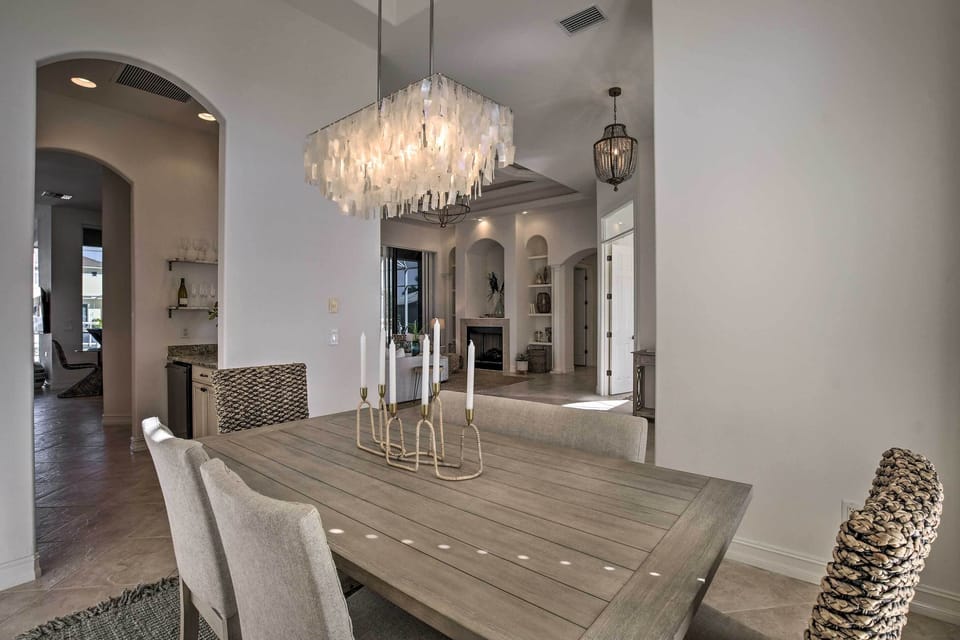 House (5 Bedrooms) | Interior