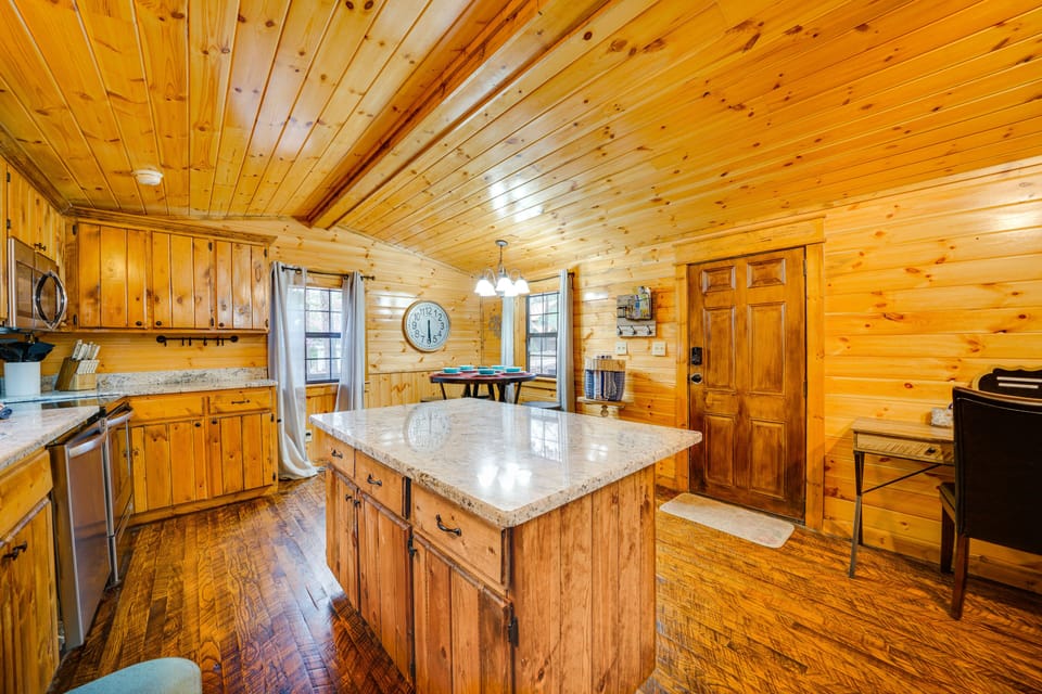 House (2 Bedrooms) | Interior
