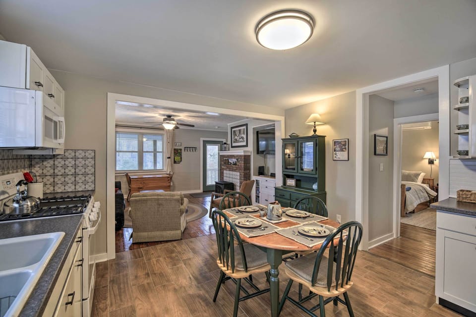 House (2 Bedrooms) | Interior