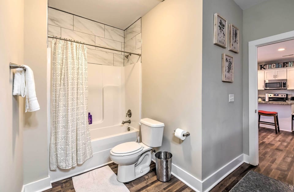 Updated Apt: 1 Mi to Western Kentucky University! Apartment in Bowling Green