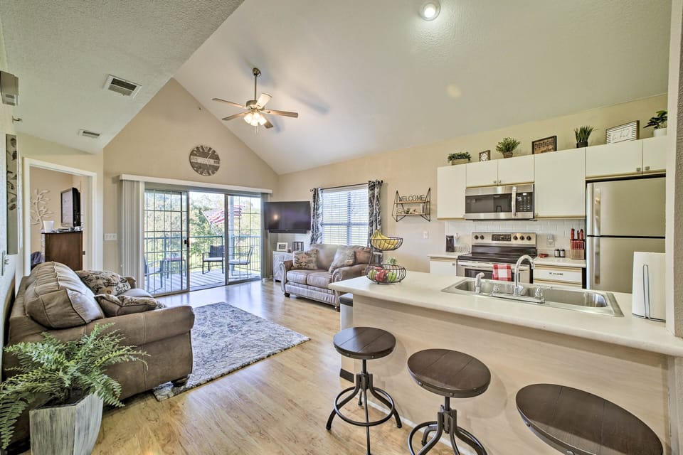 Apartment (3 Bedrooms) | Front of property