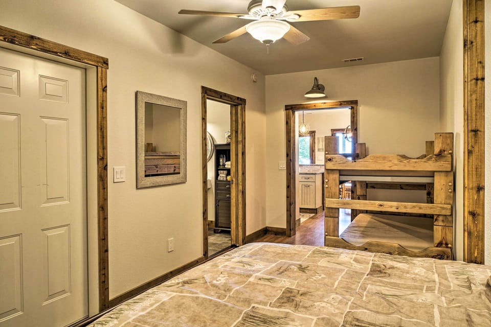 Beaver Lake Retreat w/ Lake Access & Fire Pit! Apartment in Beaver Lake