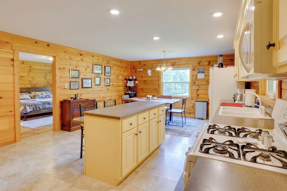 House (4 Bedrooms) | Interior