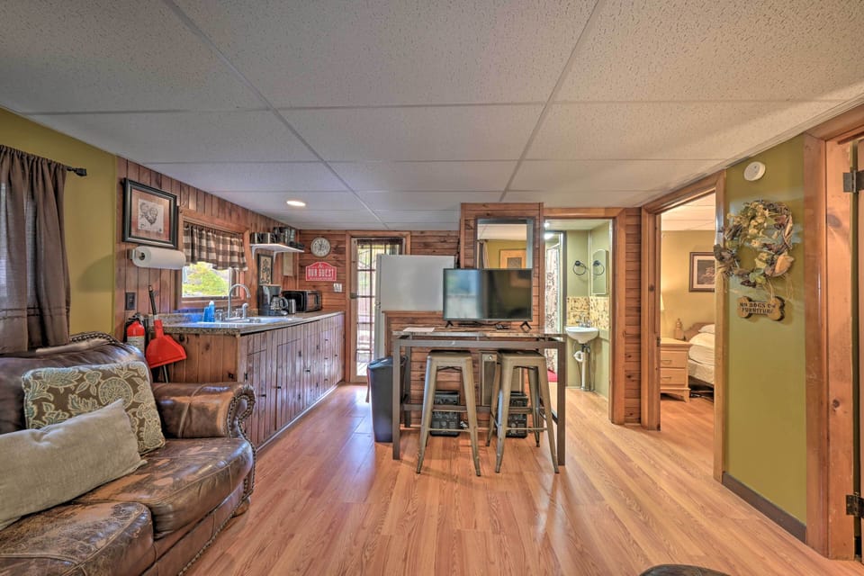 House (2 Bedrooms) | Interior