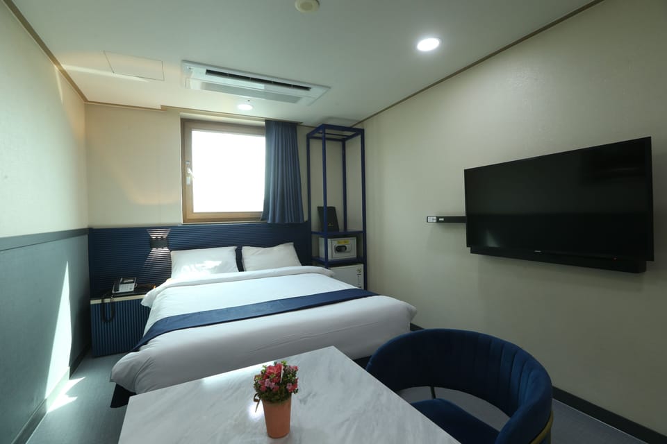 Standard Double Room (Latex Mattress) | Premium bedding, in-room safe, desk, blackout drapes