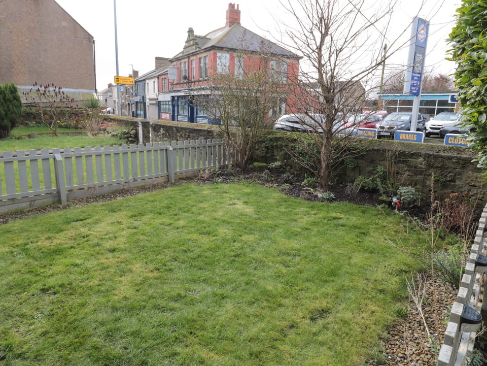 Cottage | Property grounds