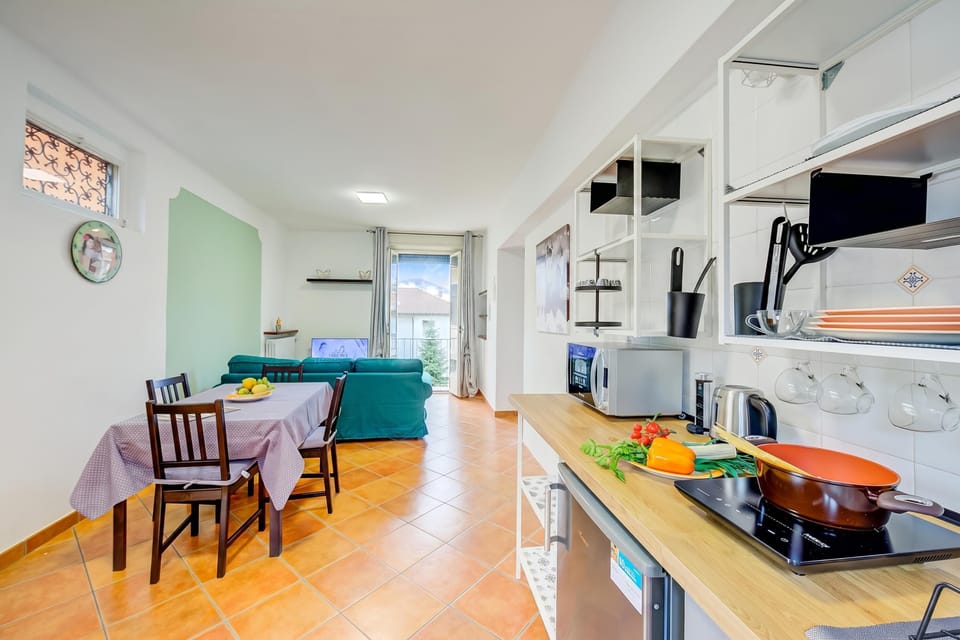 Family Apartment, 2 Bedrooms, Balcony (Riccardo House Stresa 1 min from Lake) | Private kitchen | Espresso maker