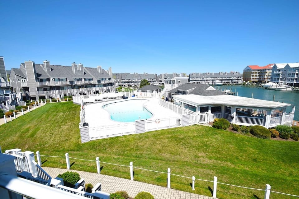 Townhome, 2 Bedrooms | Pool | Outdoor pool