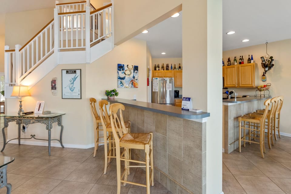 MB25: Avoca Blue | Bottom Level Kitchen