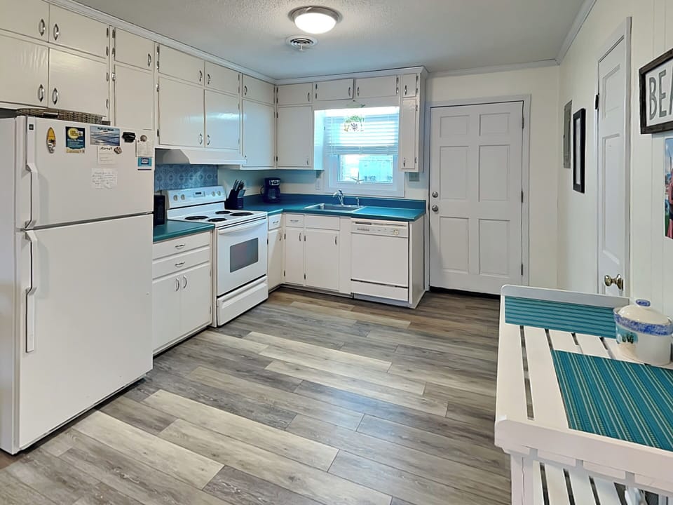 Full Size Kitchen