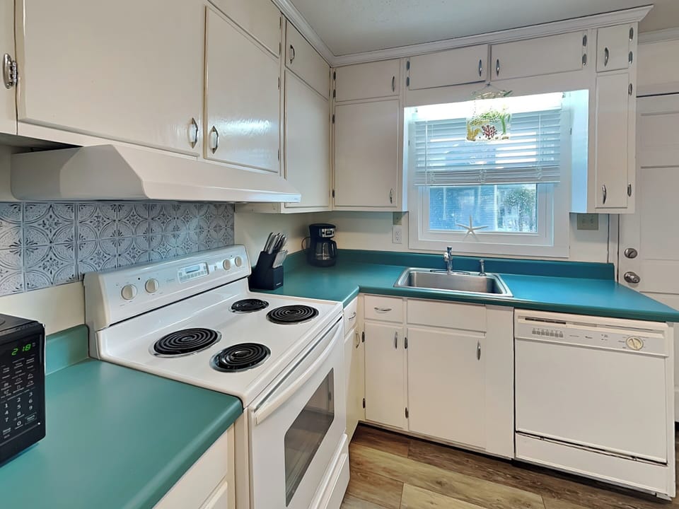 Full Size Kitchen