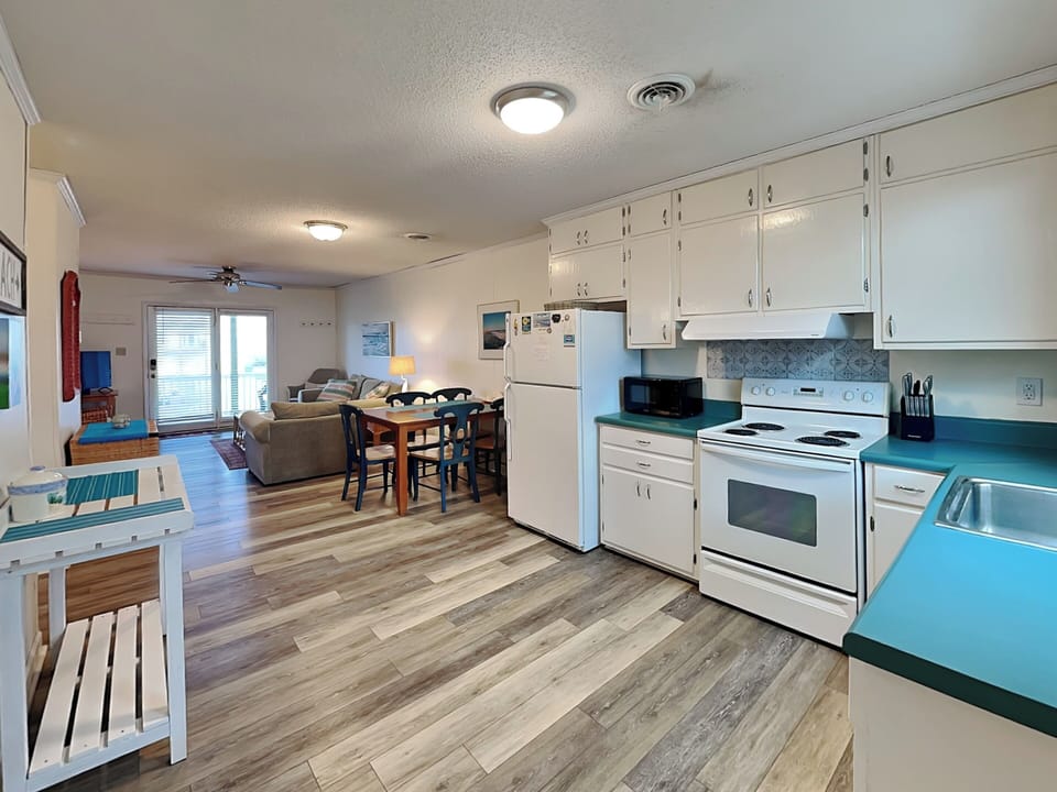 Full Size Kitchen