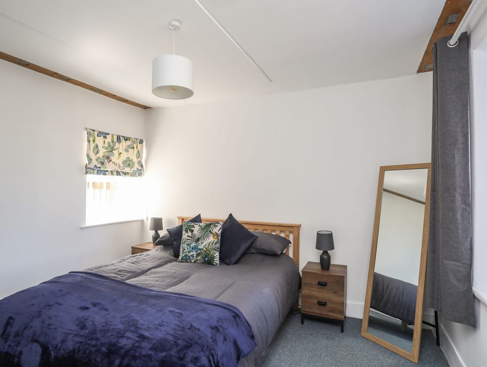 2 bedrooms, individually decorated, individually furnished, free WiFi