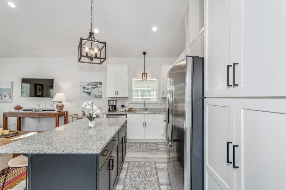 110 S G St - Kitchen