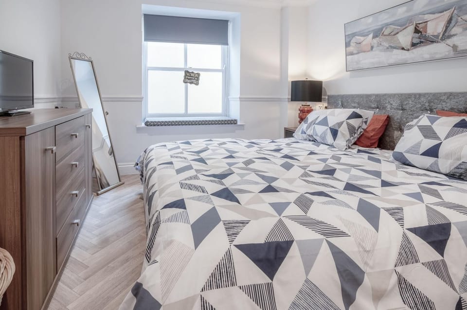 The Cwtch - 2 Bedroom Apartment - Tenby (15001)