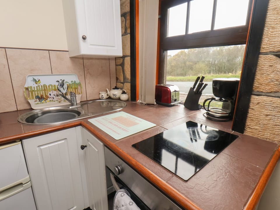 Cottage | Private kitchen | Cookware/dishes/utensils