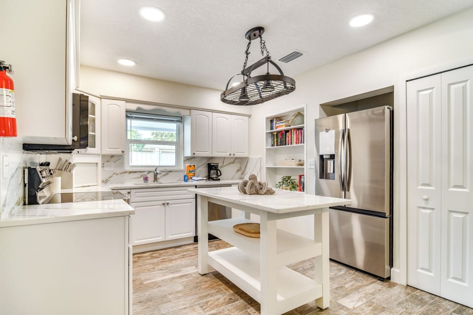 Kitchen | Drip Coffee Maker | Dishwasher | Cooking Basics/Spices | 2-Person Bar