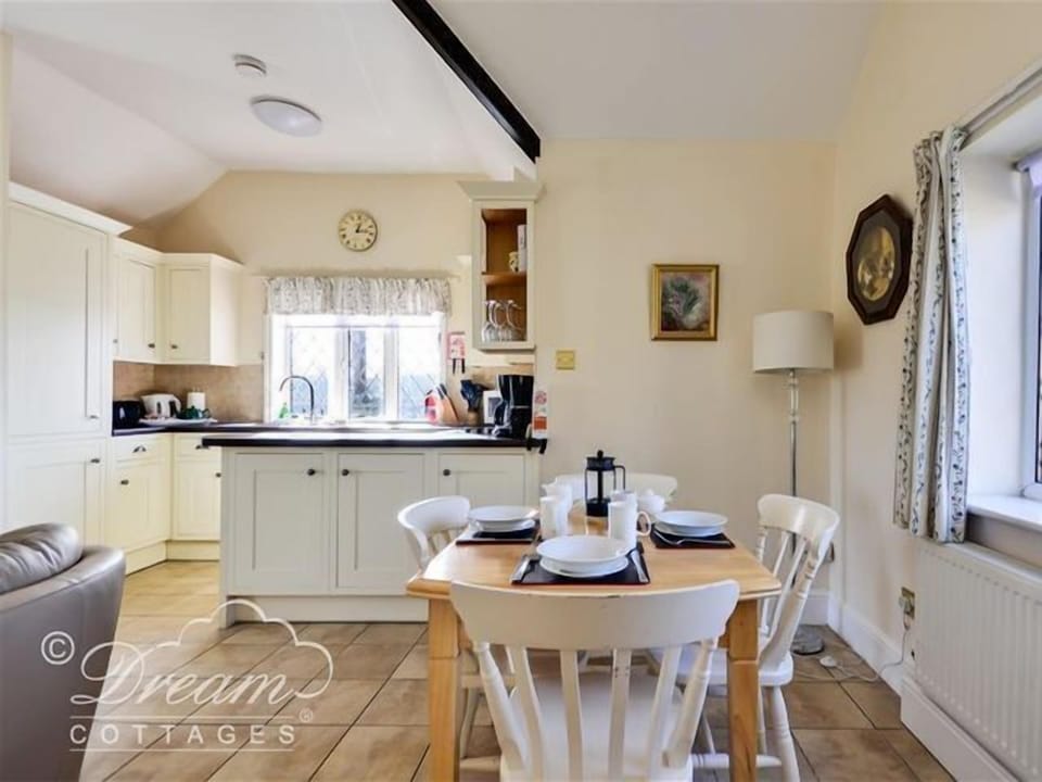Cottage | Interior