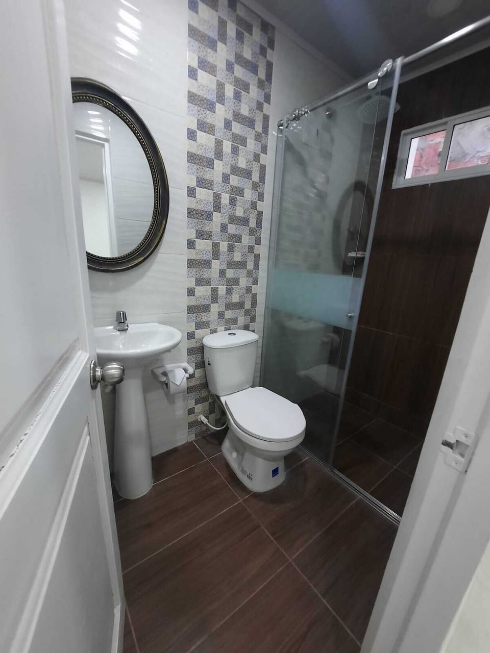 Basic Room | Bathroom