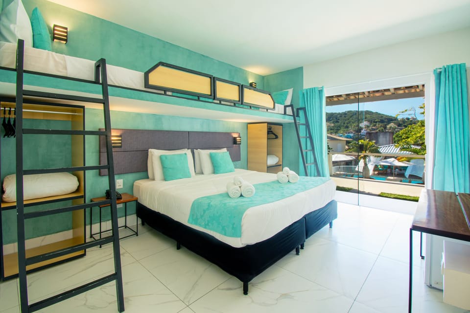 Family Quadruple Room | In-room safe, free WiFi, bed sheets