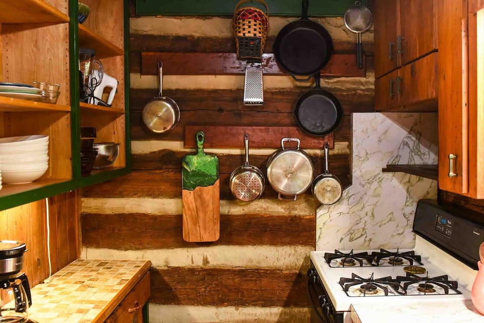 Adorable mountain Kitchen!