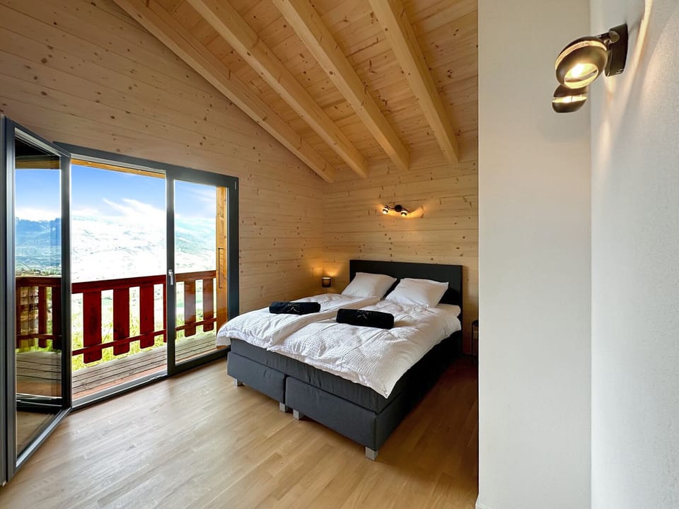 Cosy, spacious room with a magnificent view from the window.